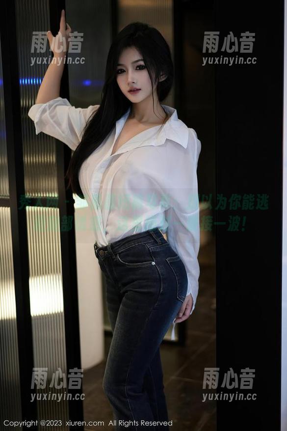秀人网-邹晶晶 秀人网 - 邹晶晶短裤写真:别以为你能逃避腿部诱惑,这里绝对一波接一波!