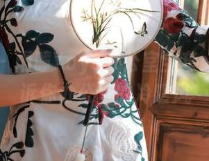 秀人网 - 雨瞳Yoyo办公室全套：悄悄告诉你办公室的冷暖风