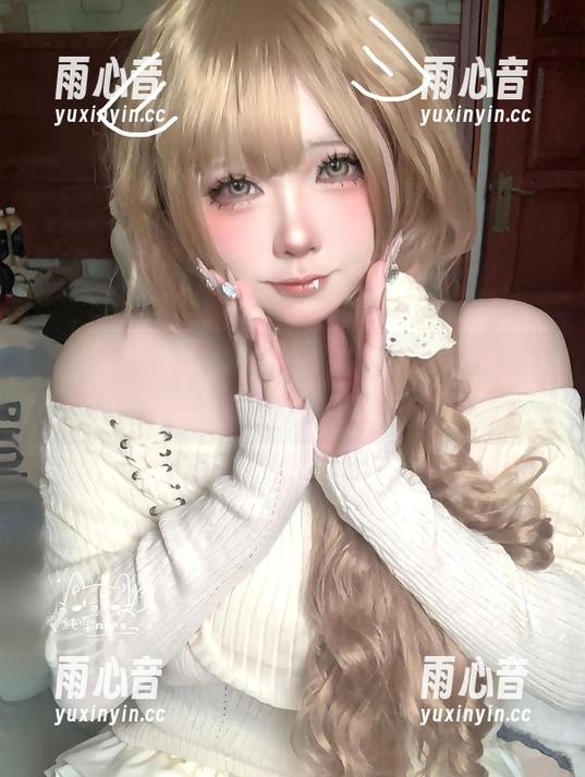 纯爱neko 看,纯爱neko在无圣光下的泳衣写真,似乎在讲述什么……