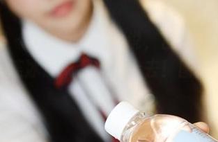 美媛馆 - 沫晓伊baby说，白衬衫是万能搭配，连冰淇淋都想穿上去！图库分享时间！