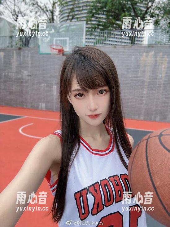 腐团儿Ikaros 腐团儿Ikaros的碧蓝航线高清图册:这是要红得发紫的节奏吗?