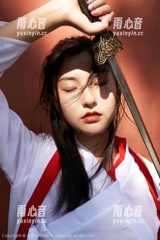 蜜桃社-索菲娅Sophia 蜜桃社 - 女仆装?索菲娅Sophia的图片里透露出的一点点小趣味,已经悄悄让我停下脚步了。