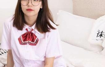 袜啵啵 - 闻说苏苏的网盘里有肉丝写真，果真如传说，那个脚尖加固的设计让人意犹未尽。