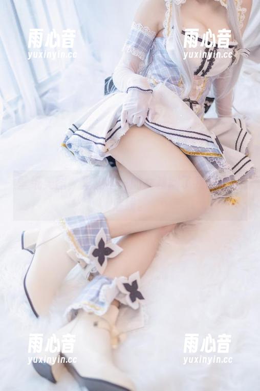 里见年一 壁纸美图,里见年一的女孩翻了我的审美底线。
