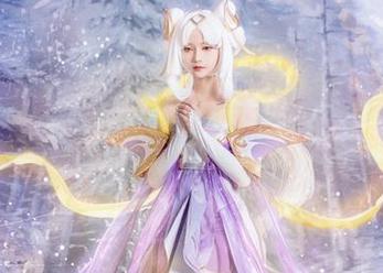露儿大魔王的写真作品，看似禁闭者，其实只是个木匣子里的小宇宙！