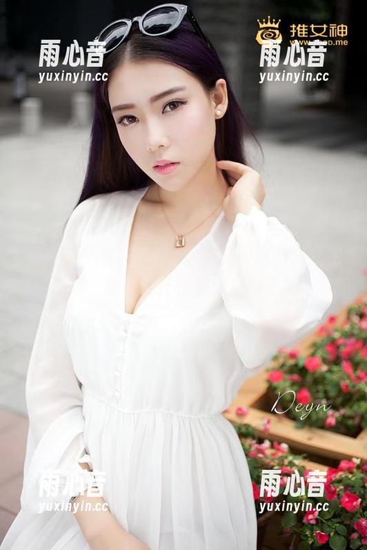 青豆客-赵馨玥 青豆客 - 看完赵馨玥的旗袍写真,我只想问:哪个设计师被她撩到了?