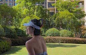 微密圈 - 鹿瑶的礼服全集：每种款式都让我想起了当年我试穿的那些雷人裙子...